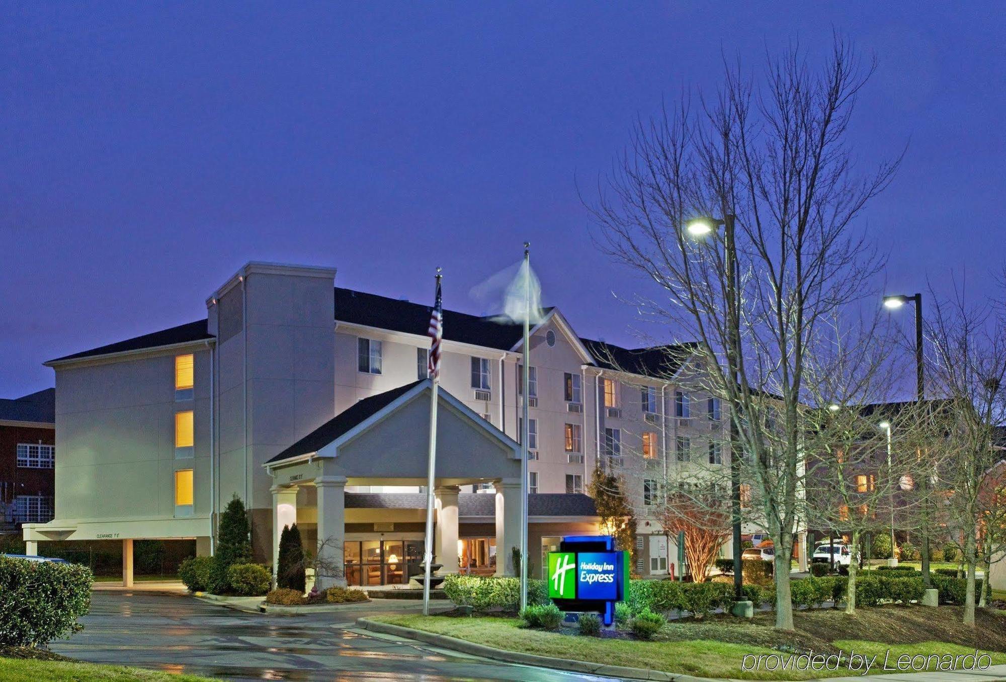 Holiday Inn Express Chapel Hill By Ihg Exterior foto
