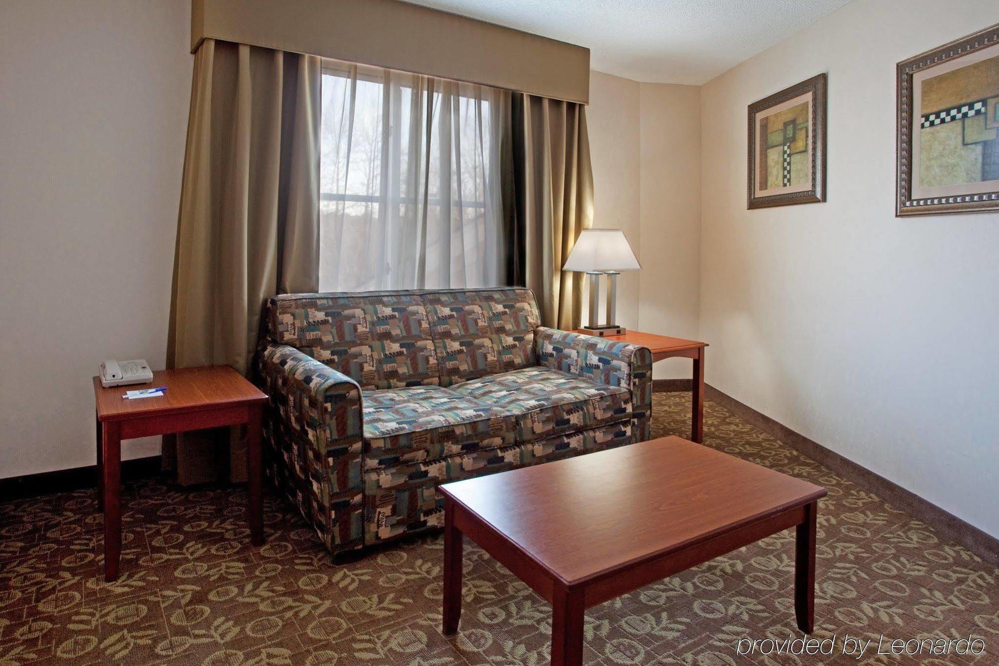 Holiday Inn Express Chapel Hill By Ihg Exterior foto
