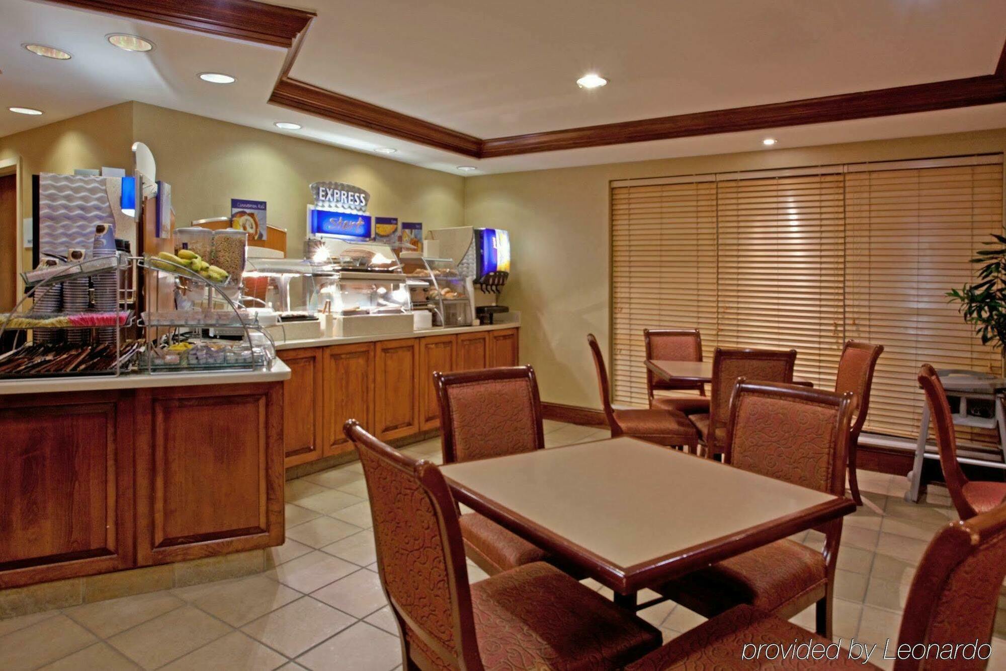 Holiday Inn Express Chapel Hill By Ihg Exterior foto